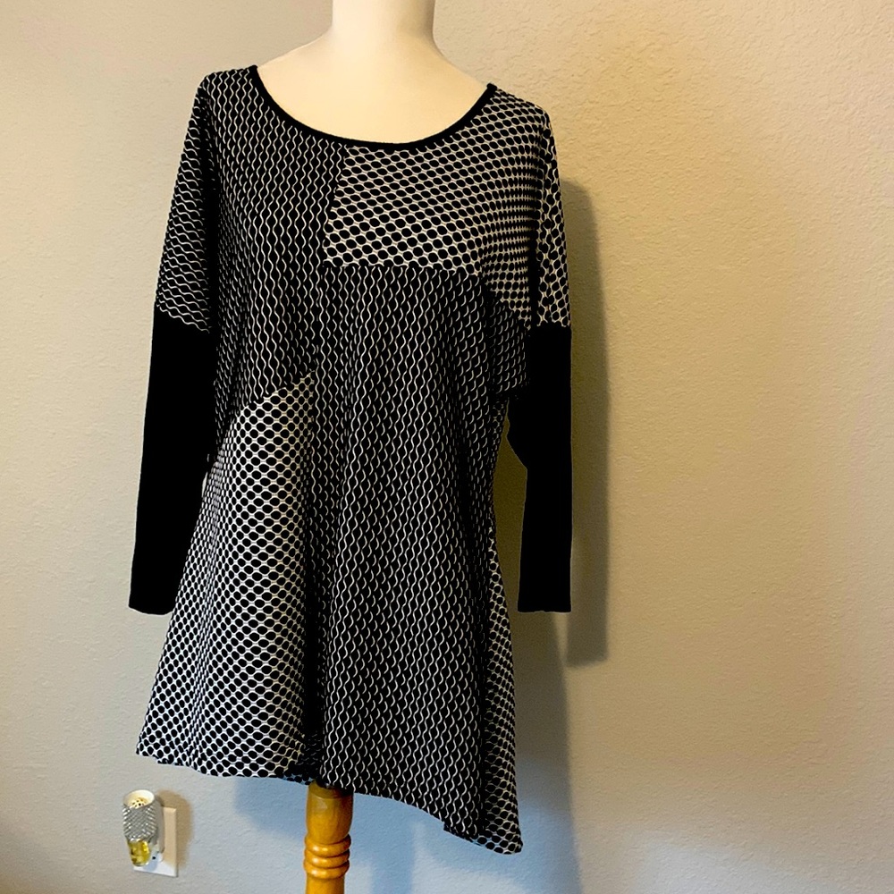 Tishri size medium EUC
